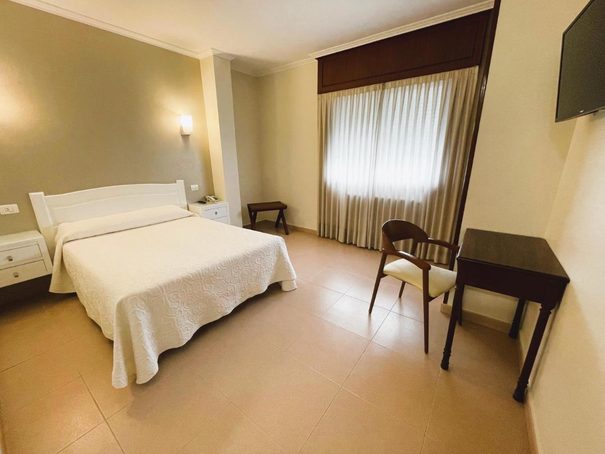 Hotel O Cruceiro Кальдас-де-Рейес Экстерьер фото