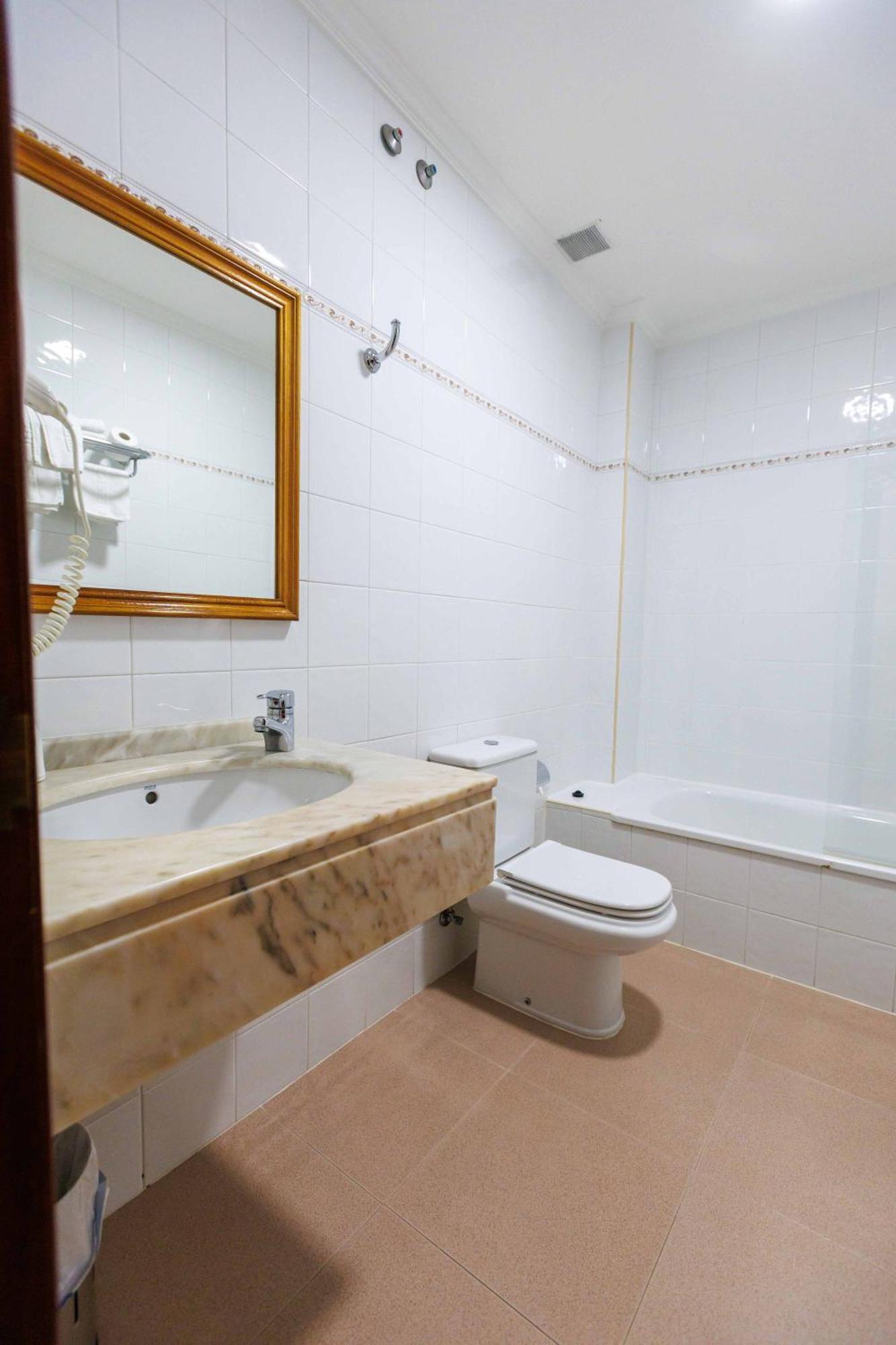 Hotel O Cruceiro Кальдас-де-Рейес Экстерьер фото