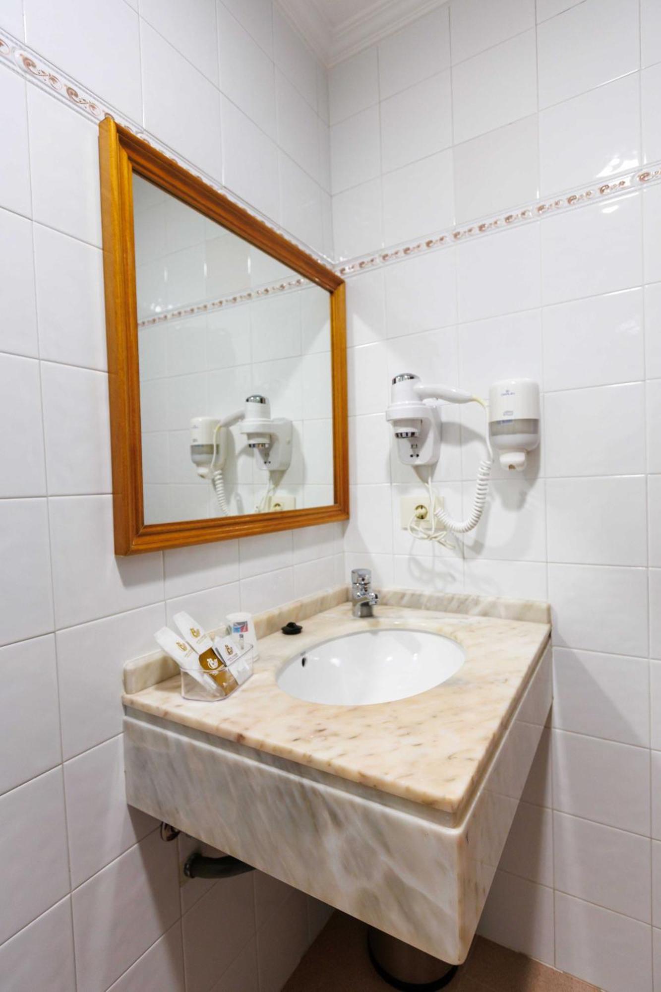 Hotel O Cruceiro Кальдас-де-Рейес Экстерьер фото