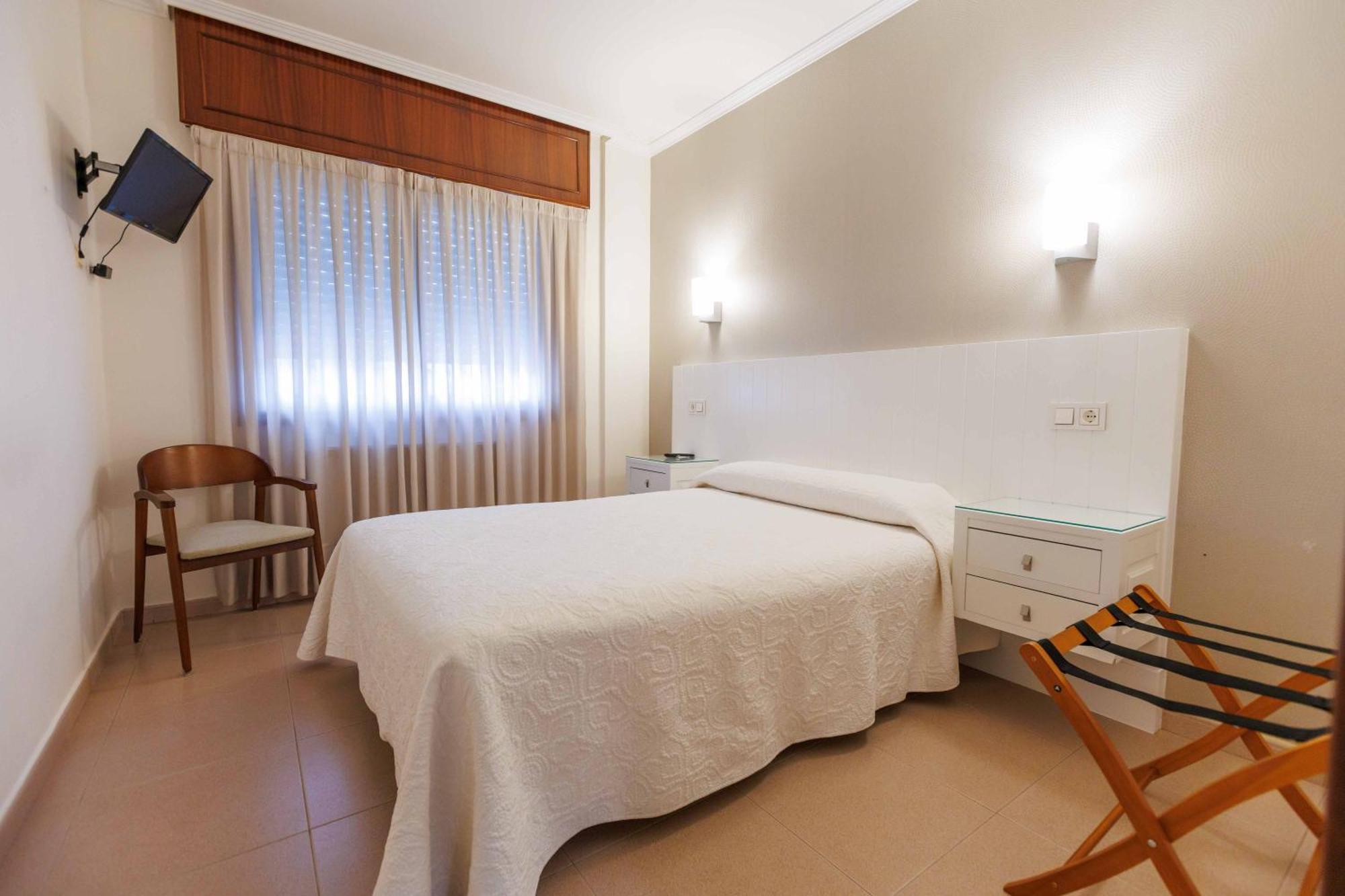 Hotel O Cruceiro Кальдас-де-Рейес Экстерьер фото